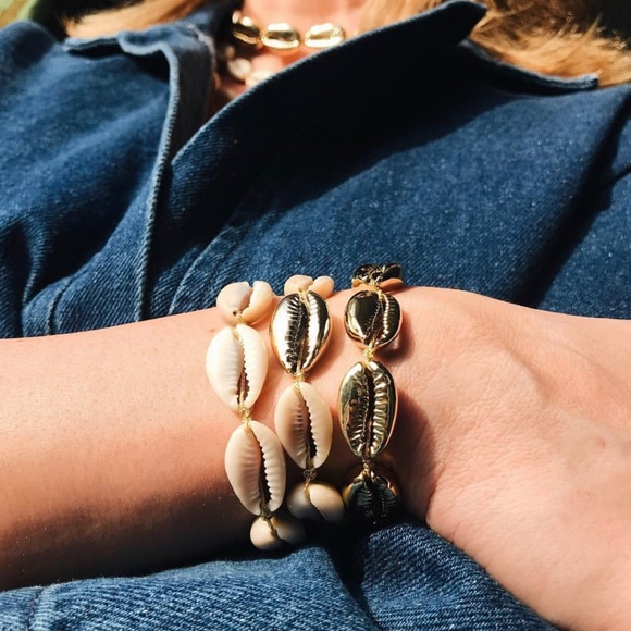 Two Tone shell bracelet ๐๐ - Picture 6 of 7